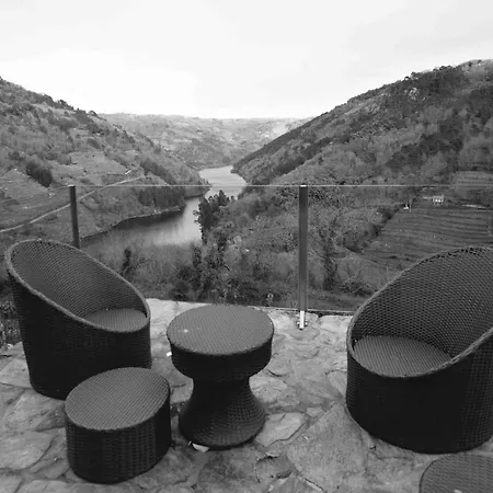 Cabo Do Mundo לינה וארוחת בוקר 4*